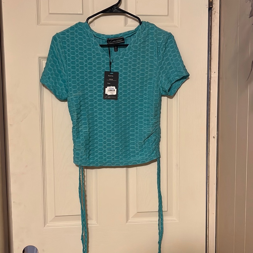 NWT Women XL half shirt Love University